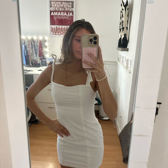 white dress - Picture 3 of 3